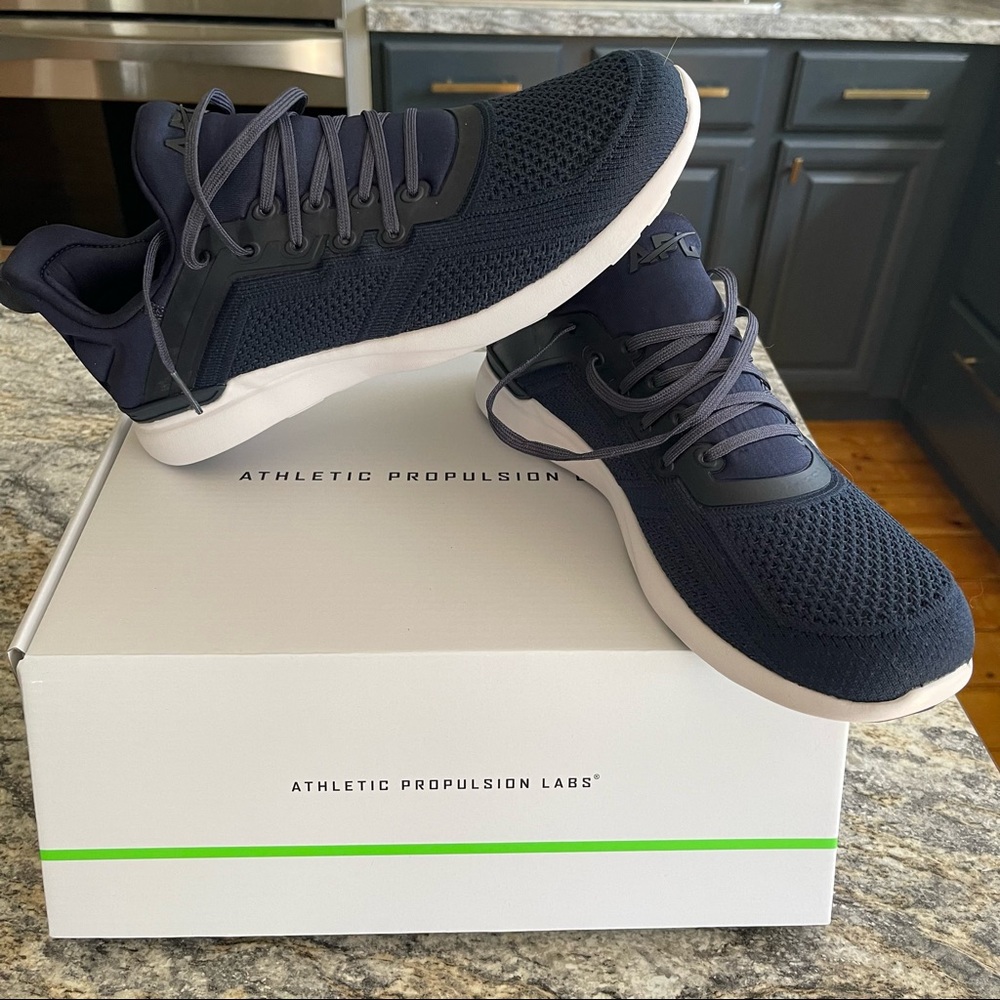 APM mens Techloom Tracer Shoes